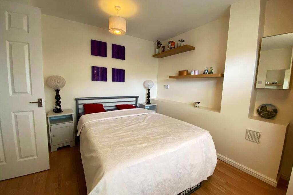Two Bedroom Garden Flat In Zone 2 런던 외부 사진
